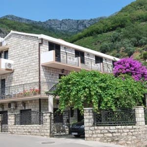 Teodora Villa