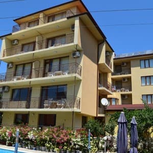 Chris Hotel