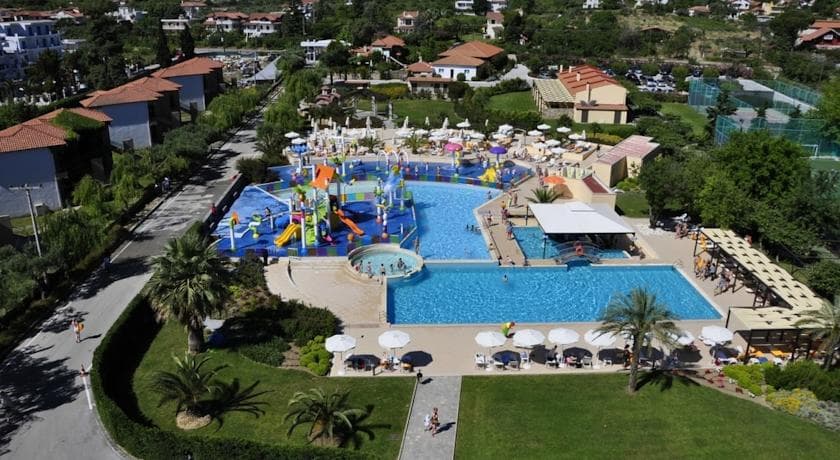 Bomo Platamon Cronwell Resort