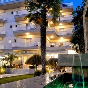 Ioni Hotel