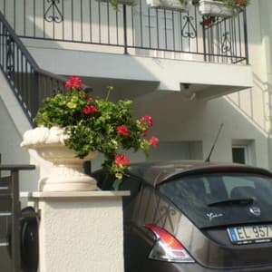 Leut Apartments