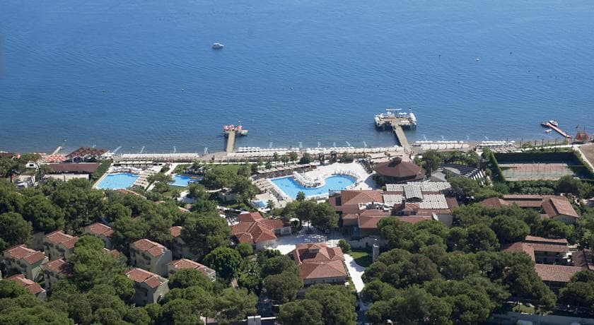Crystal Flora Beach Resort