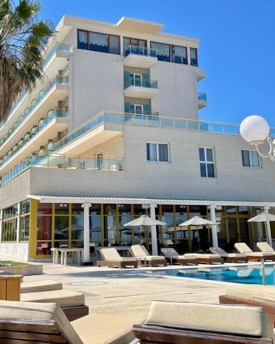 Готель Eona Beach Resort by Greek Pride — Агия-Тріада, Греція